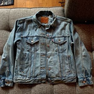 Women’s Levi Jean jacket